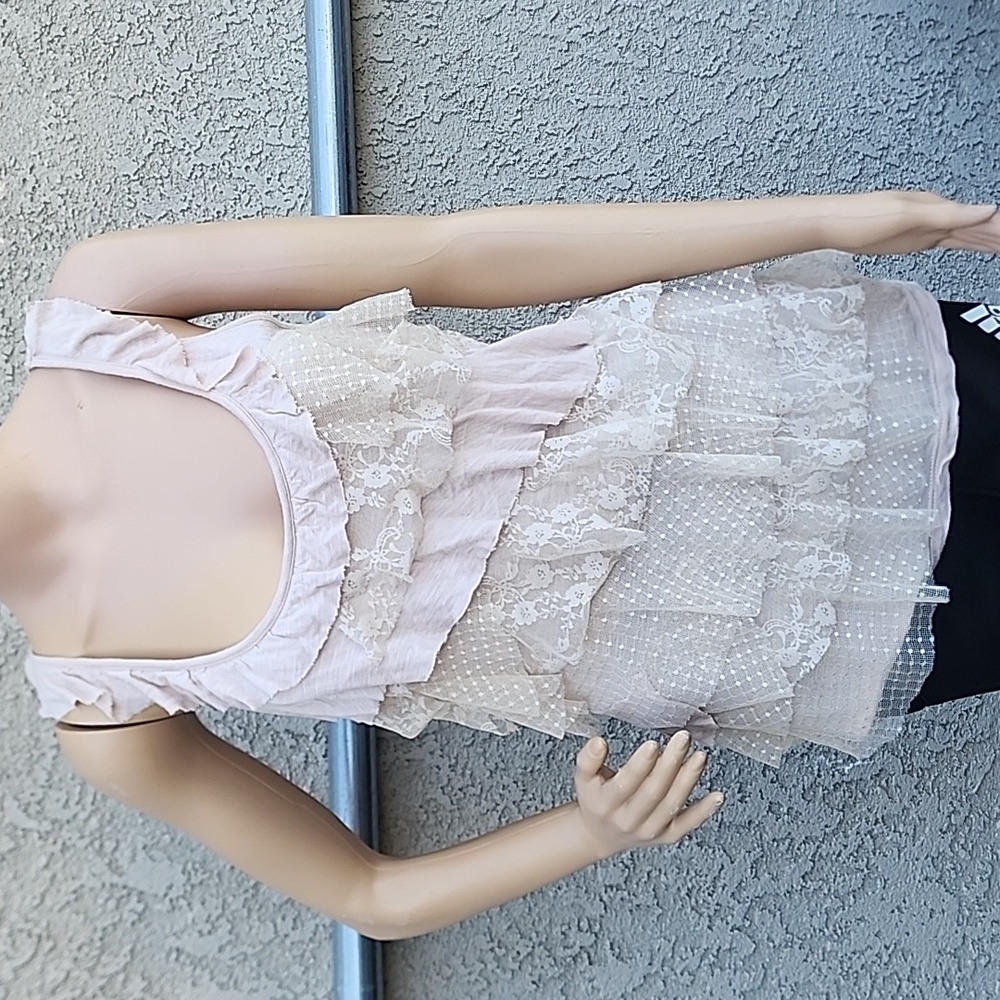 Eyeshadow Top Size M Beige Pull Over Ruffles Lace Round Neck Sleeve